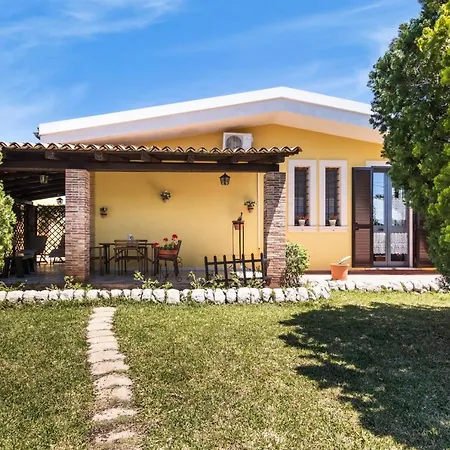 Kalos Near The Sandy Beach, Parking & Wifi Noto