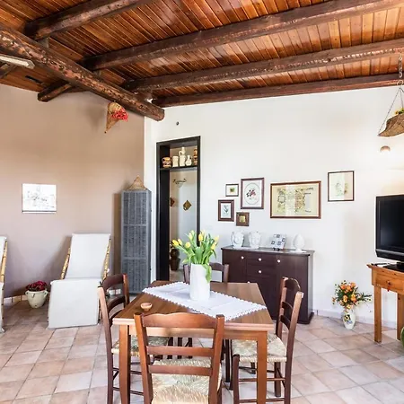 Holiday home Kalos Near The Sandy Beach, Parking & Wifi