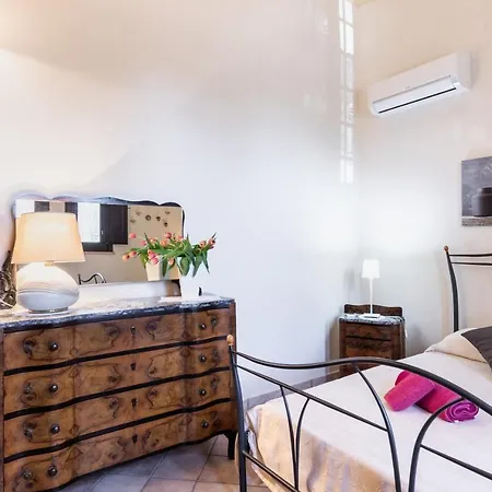Kalos Near The Sandy Beach, Parking & Wifi Holiday home