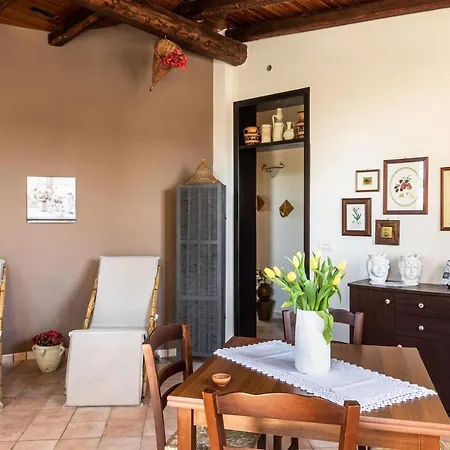 Kalos Near The Sandy Beach, Parking & Wifi Holiday home *