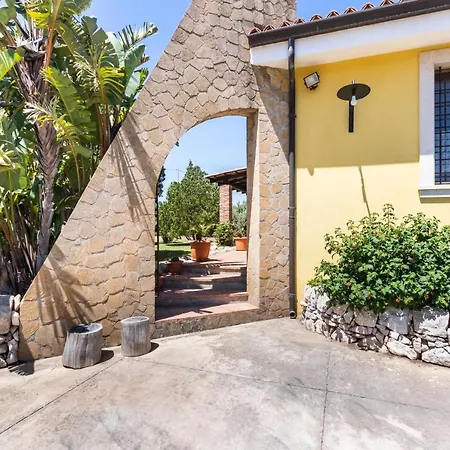 Holiday home Kalos Near The Sandy Beach, Parking & Wifi