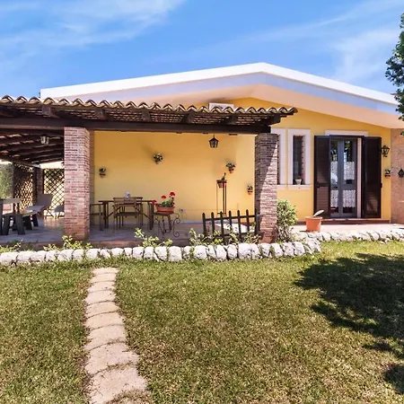 Holiday home Kalos Near The Sandy Beach, Parking & Wifi